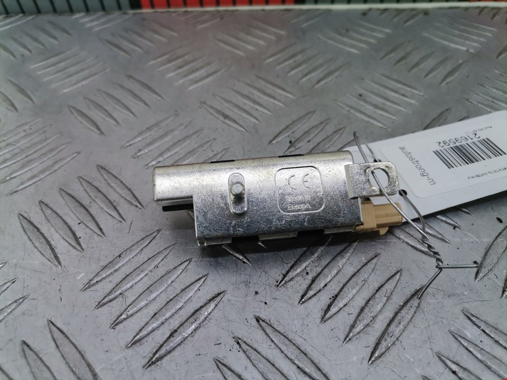 Усилитель антенны AUDI A3 8P 2003-2013