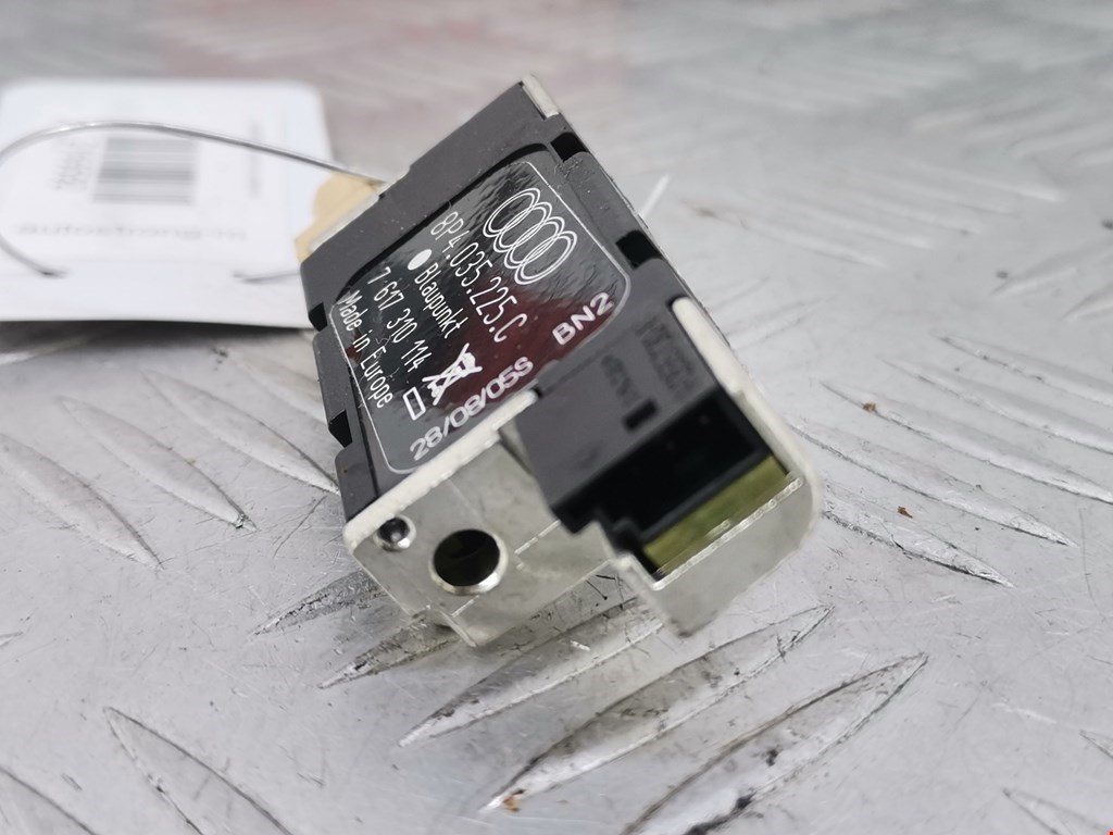 Усилитель антенны AUDI A3 8P 2003-2013