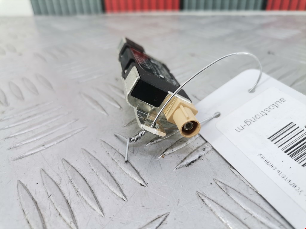 Усилитель антенны AUDI A3 8P 2003-2013