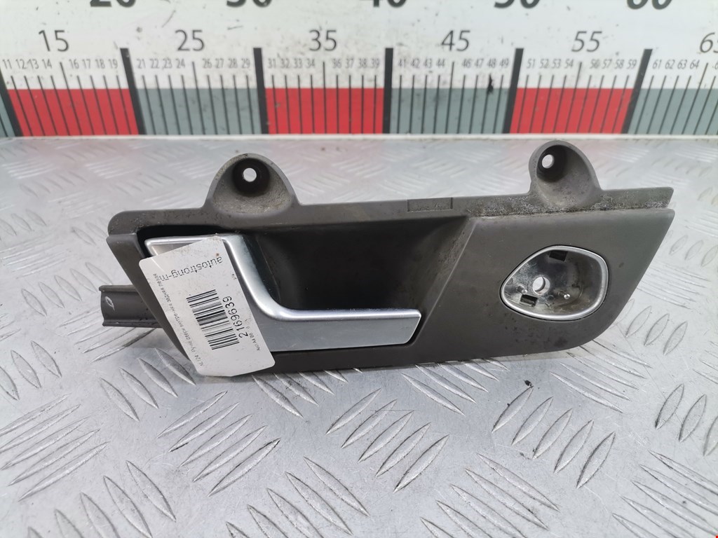 Ручка дверная задняя внутренняя левая AUDI A4 B6 2001-2005