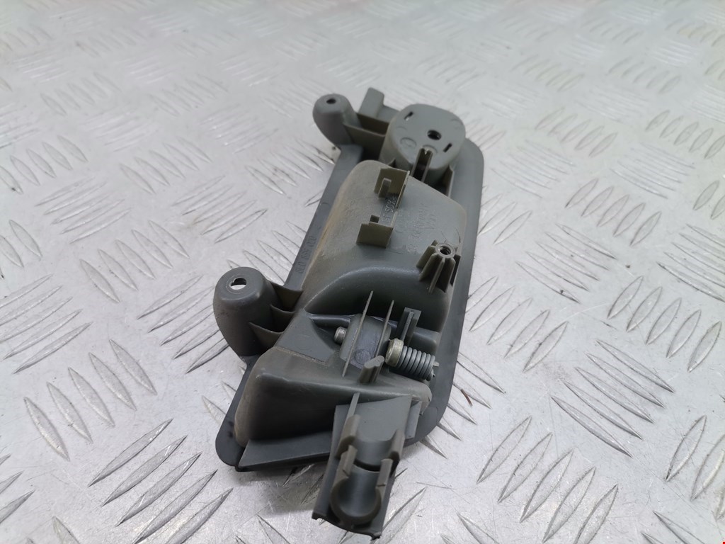 Ручка дверная задняя внутренняя правая AUDI A4 B6 2001-2005