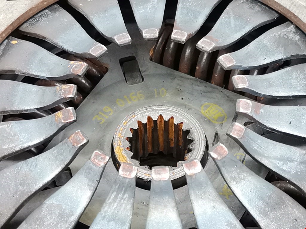 Маховик (демпфер сцепления) FORD Fiesta 2001-2008