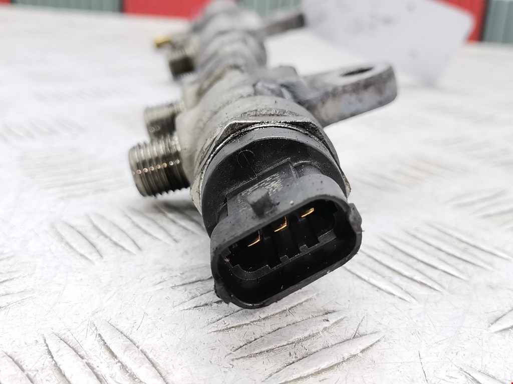 Рампа топливная (рейка) OPEL Corsa D 2006-2014