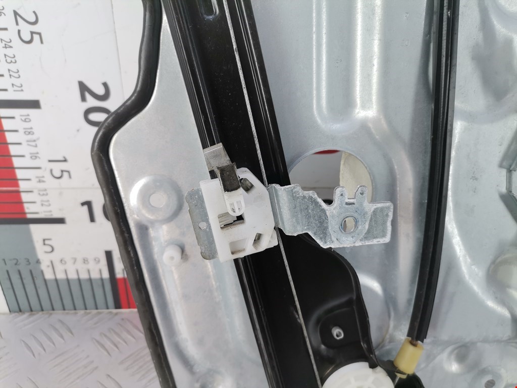 Стеклоподъемник передний правый NISSAN Qashqai J10 2006-2013