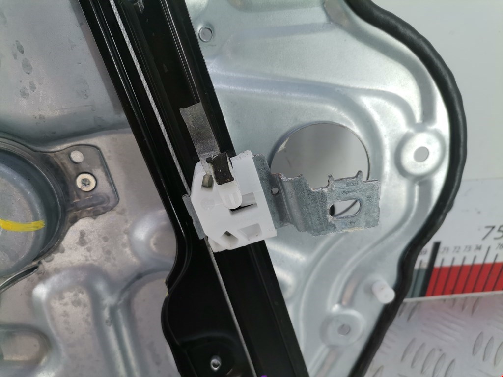 Стеклоподъемник передний правый NISSAN Qashqai J10 2006-2013