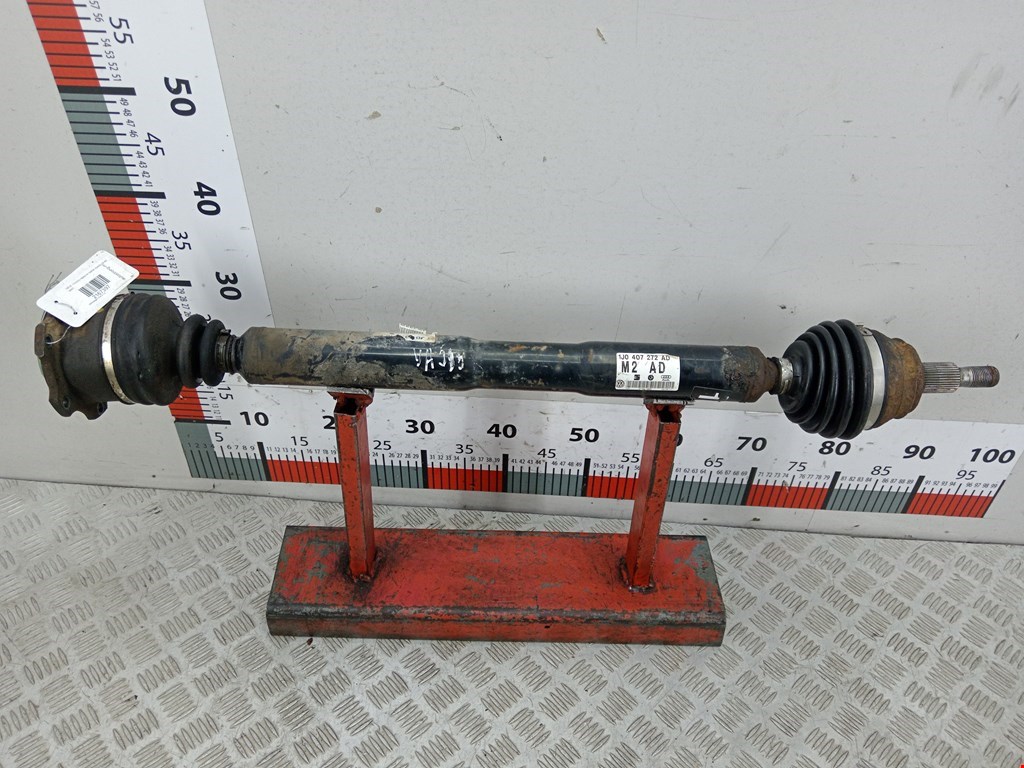 Полуось передняя правая (приводной вал шрус) Volkswagen Golf 4 (1997-2004)