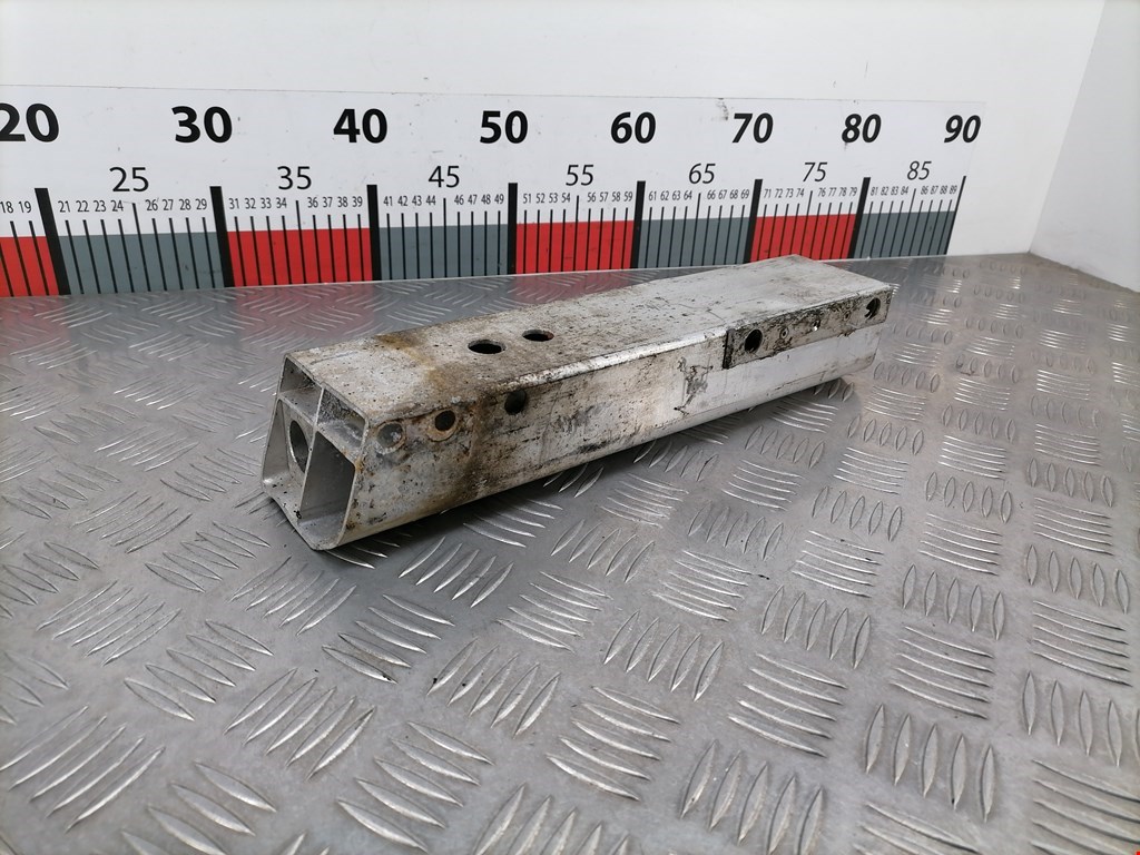 Отбойник бампера задний левый Audi A4 B8 (2007-2015)