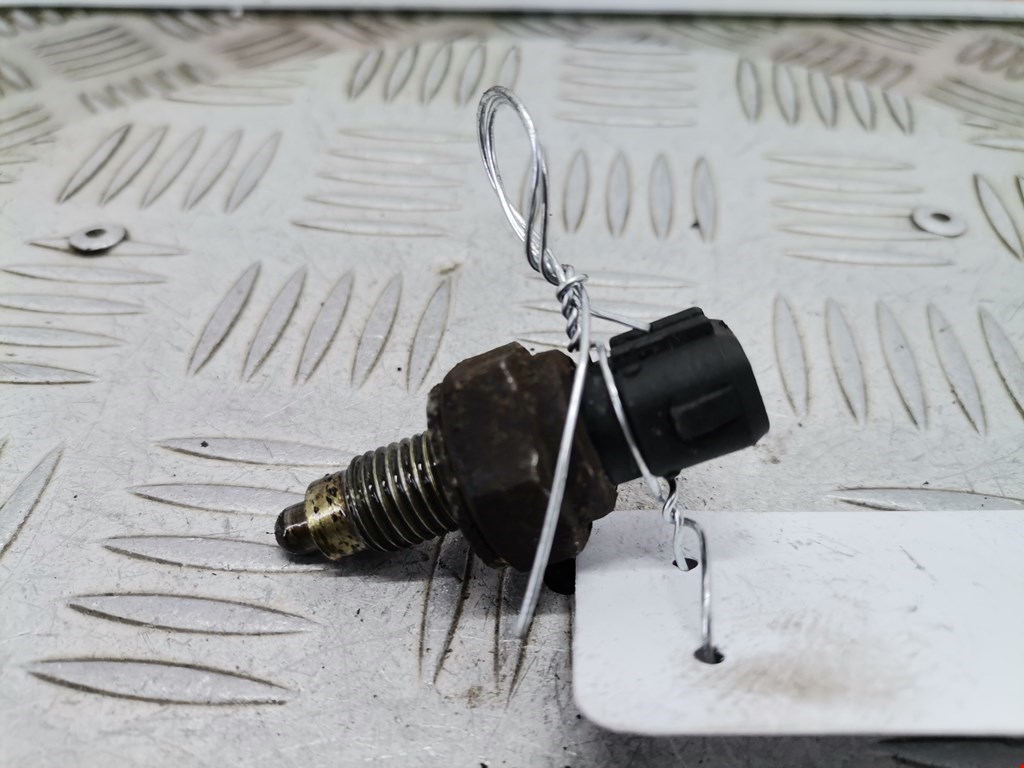 Датчик включения заднего хода VOLKSWAGEN Polo III 1994-2001