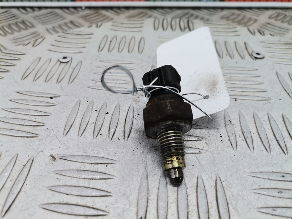 Датчик включения заднего хода VOLKSWAGEN Polo III 1994-2001