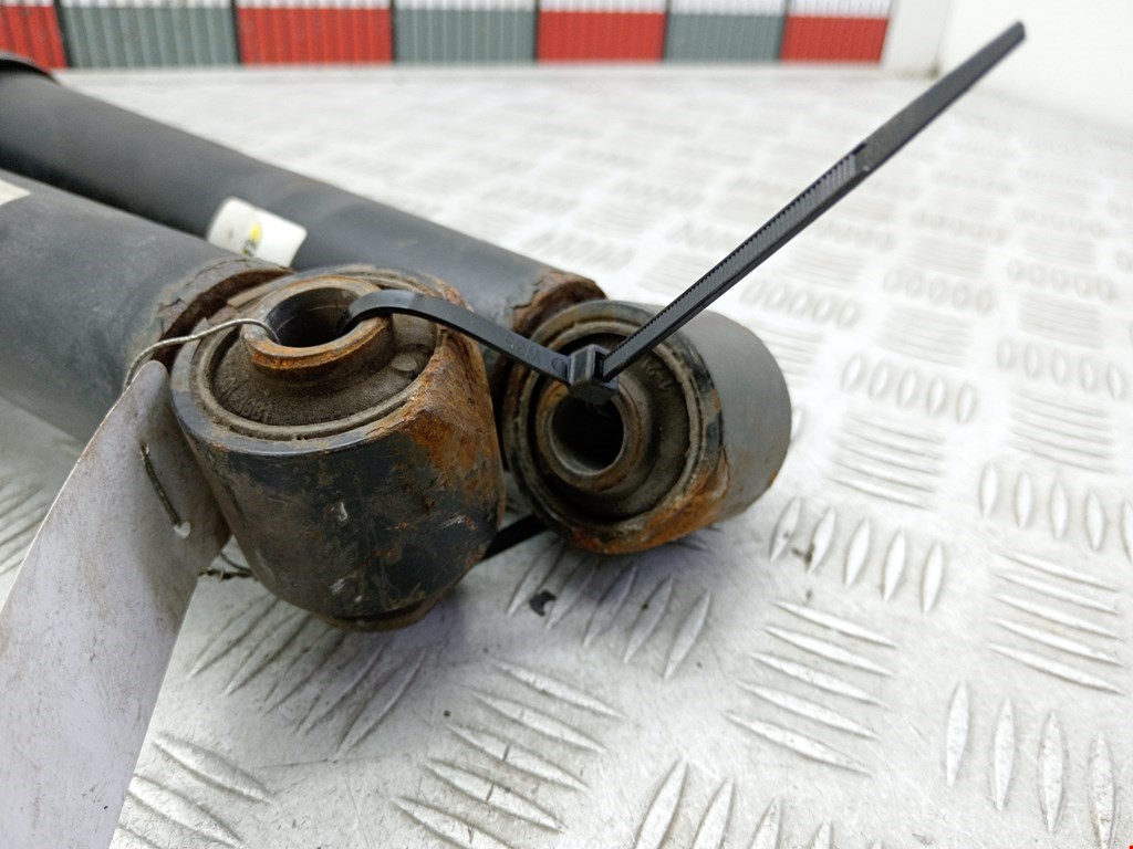 Амортизатор задний левый BMW 5er 5 серия E39 1995-2004