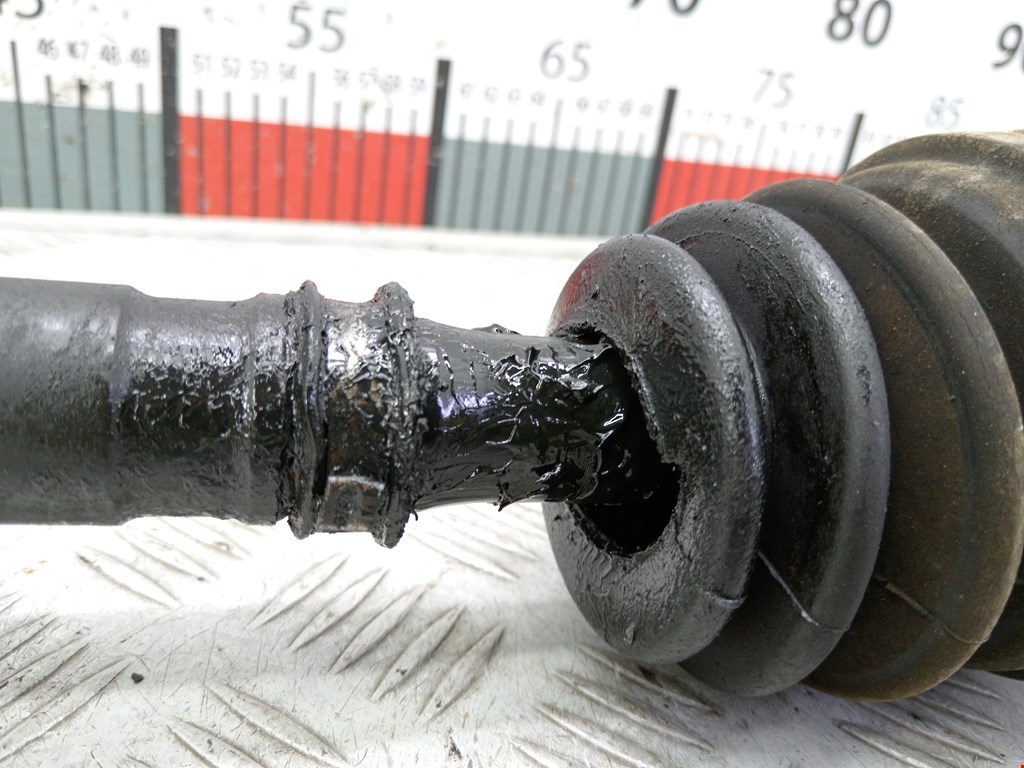 Полуось (привод, приводной вал) передняя правая VOLKSWAGEN Sharan 1995-2010