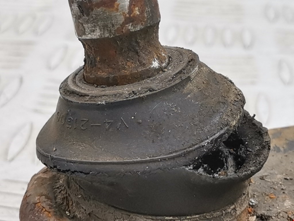 Рычаг передний левый MITSUBISHI Space Star 1999-2006