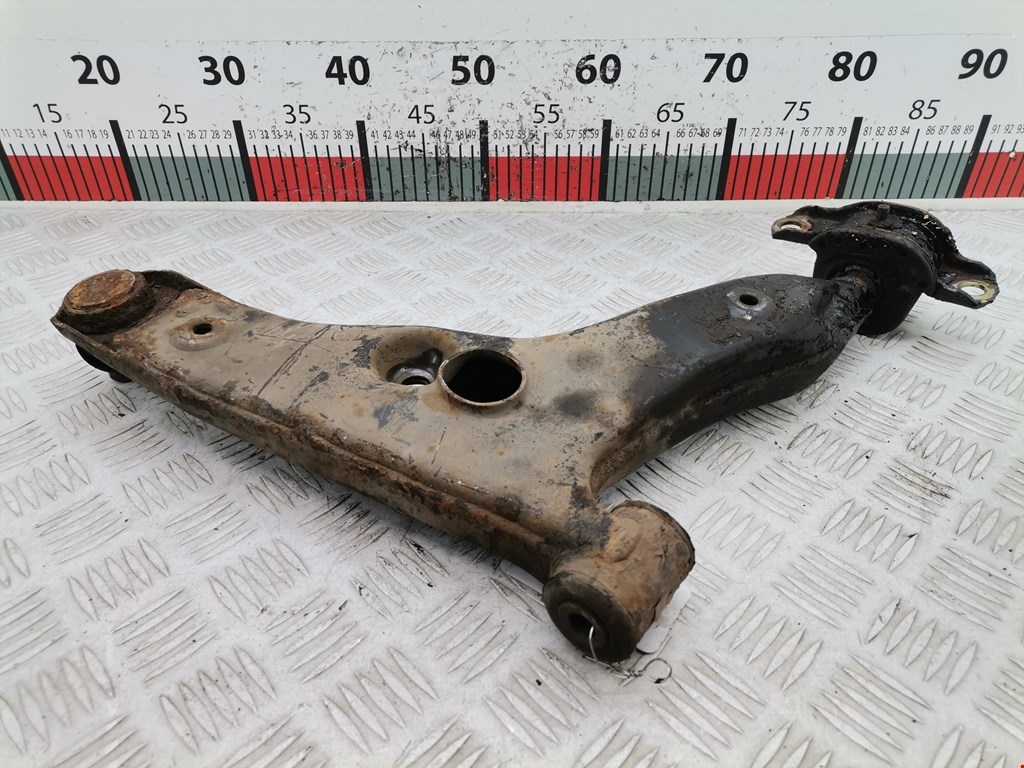 Рычаг передний левый MITSUBISHI Space Star 1999-2006