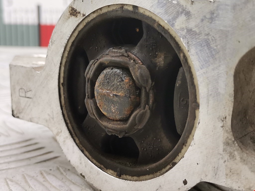 Рычаг передний правый VOLKSWAGEN Golf V 2003-2009