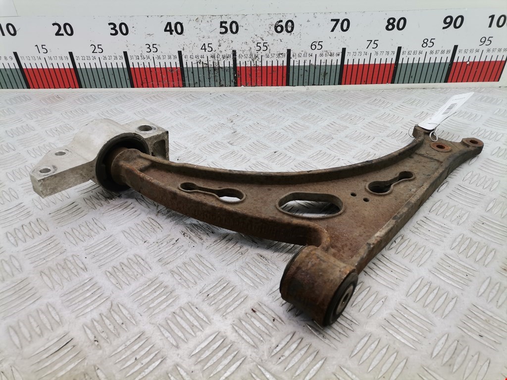 Рычаг передний правый VOLKSWAGEN Golf V 2003-2009