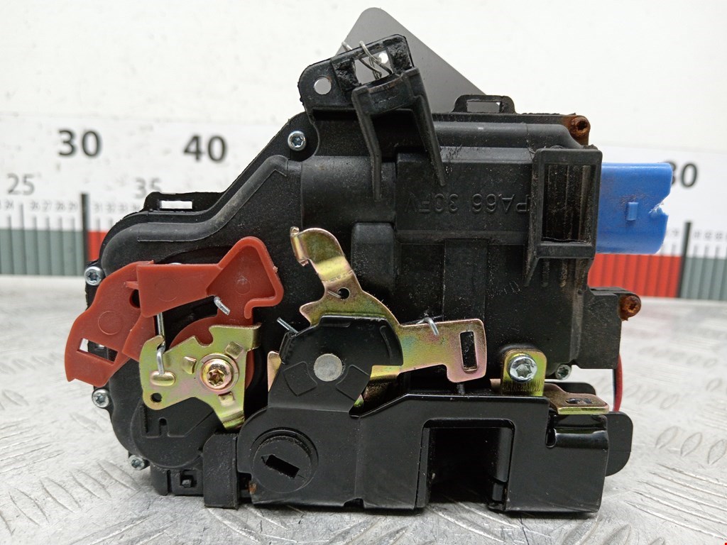 Замок двери задней левой VOLKSWAGEN Golf V 2003-2009