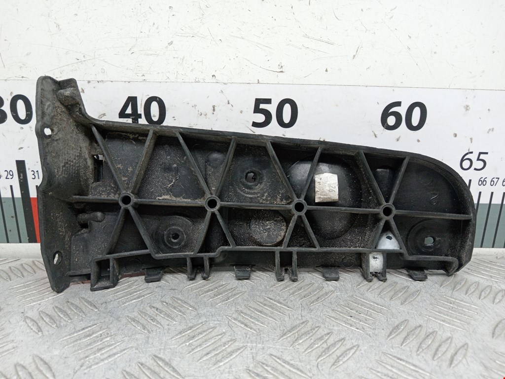 Кронштейн заднего бампера левый правый AUDI A4 B6 2001-2005