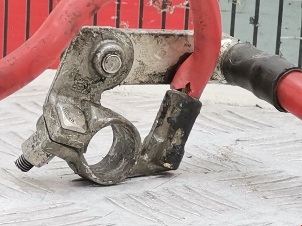 Клемма аккумулятора (плюс) + OPEL Astra H/Family 2004-2015