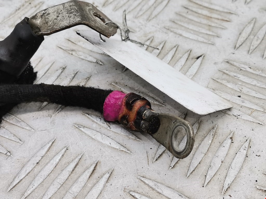 Клемма аккумулятора (плюс) + OPEL Astra H/Family 2004-2015