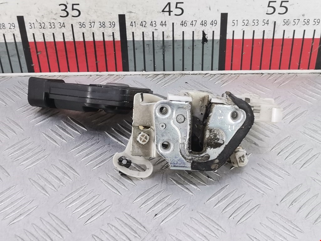 Замок двери передней правой TOYOTA Aygo AB10 2005-2014