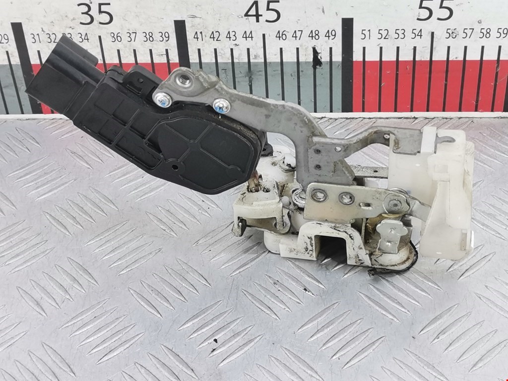 Замок двери передней правой TOYOTA Aygo AB10 2005-2014