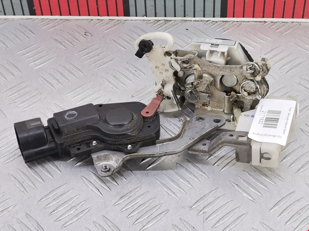 Замок двери передней правой TOYOTA Aygo AB10 2005-2014