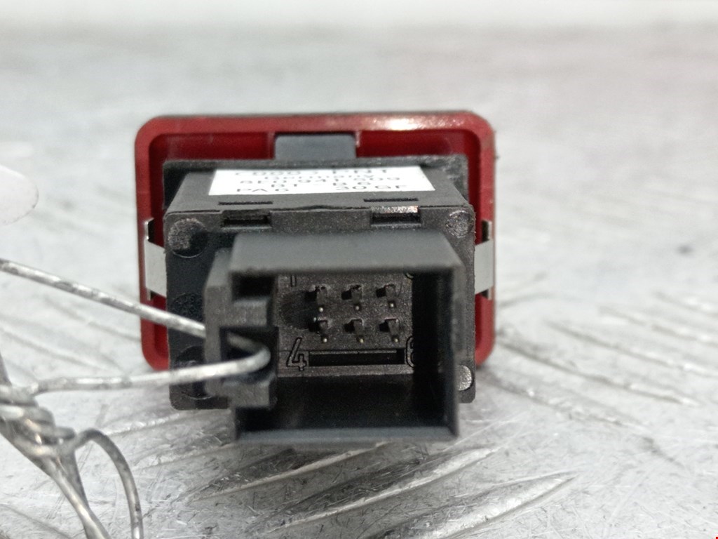 Кнопка аварийной сигнализации (аварийки) AUDI A4 B6 2001-2005