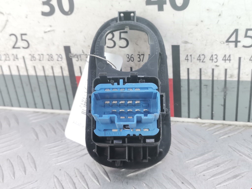 Блок управления стеклоподъемниками RENAULT Master 2010-н.в.