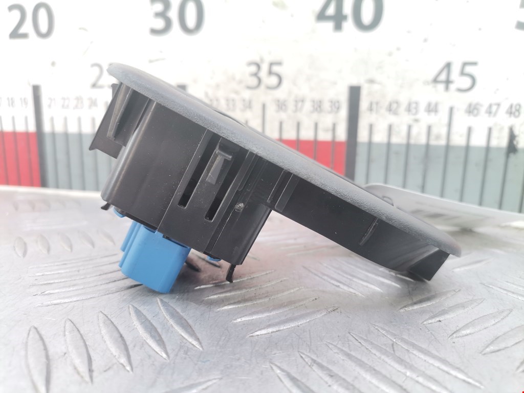 Блок управления стеклоподъемниками RENAULT Master 2010-н.в.