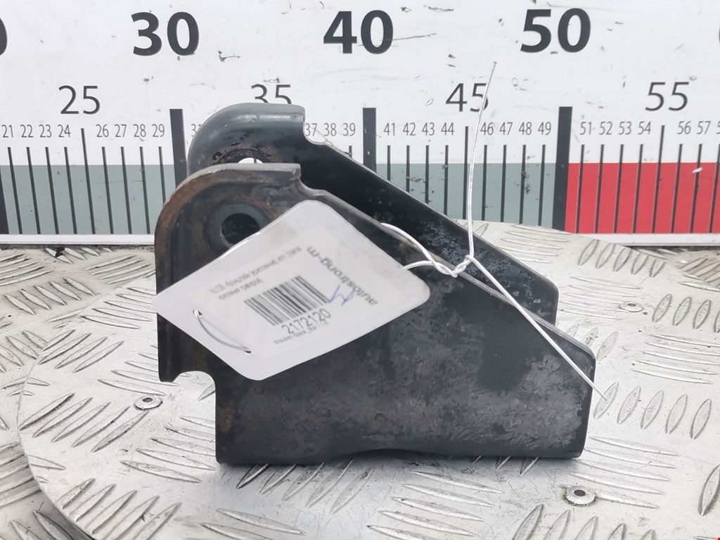 Кронштейн (крепление лапа траверса) кпп Mitsubishi Space_Star 1 (1998-2005)