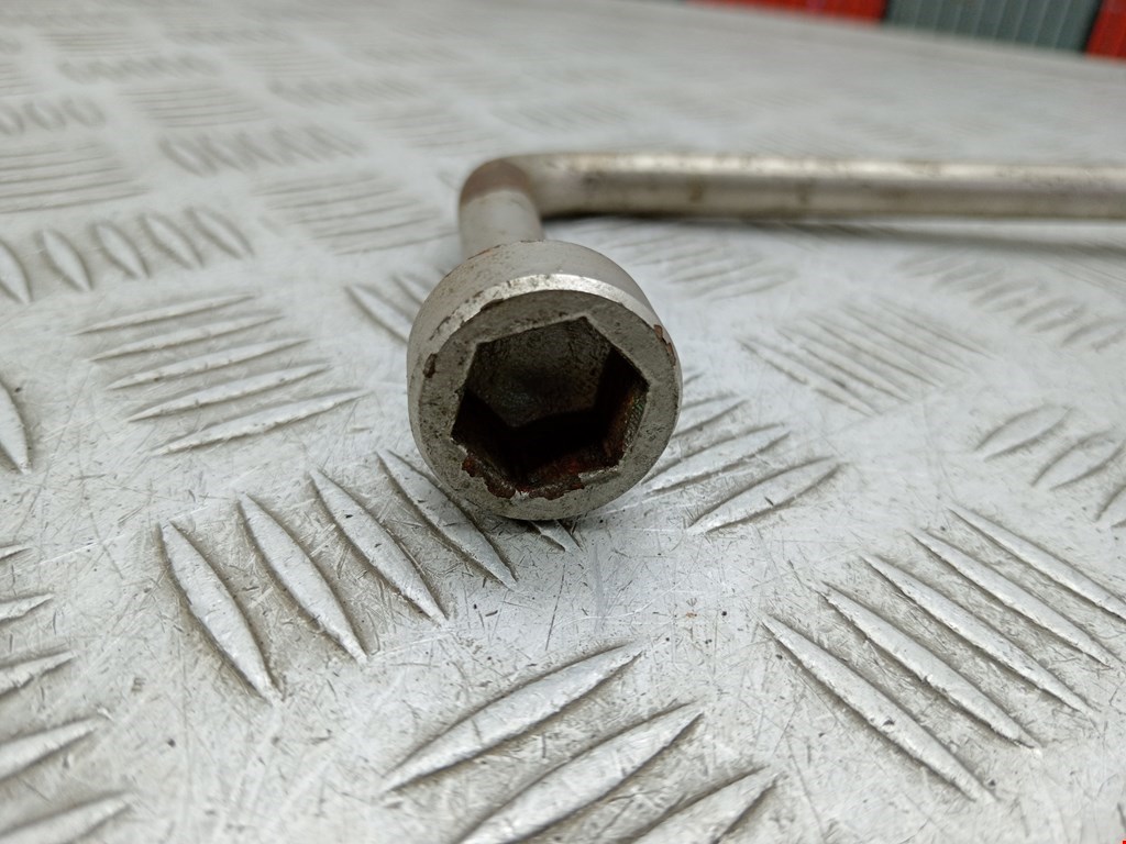 Ключ балонный BMW 5er 5 серия E39 1995-2004