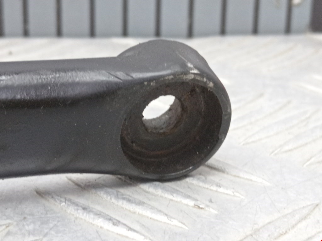 Поводок дворников передний левый/ правый AUDI A6 C5 1997-2004