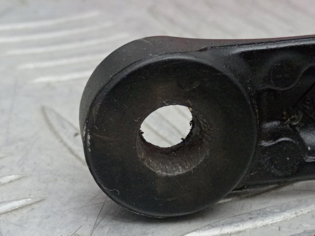 Поводок дворников передний левый/ правый AUDI A6 C5 1997-2004