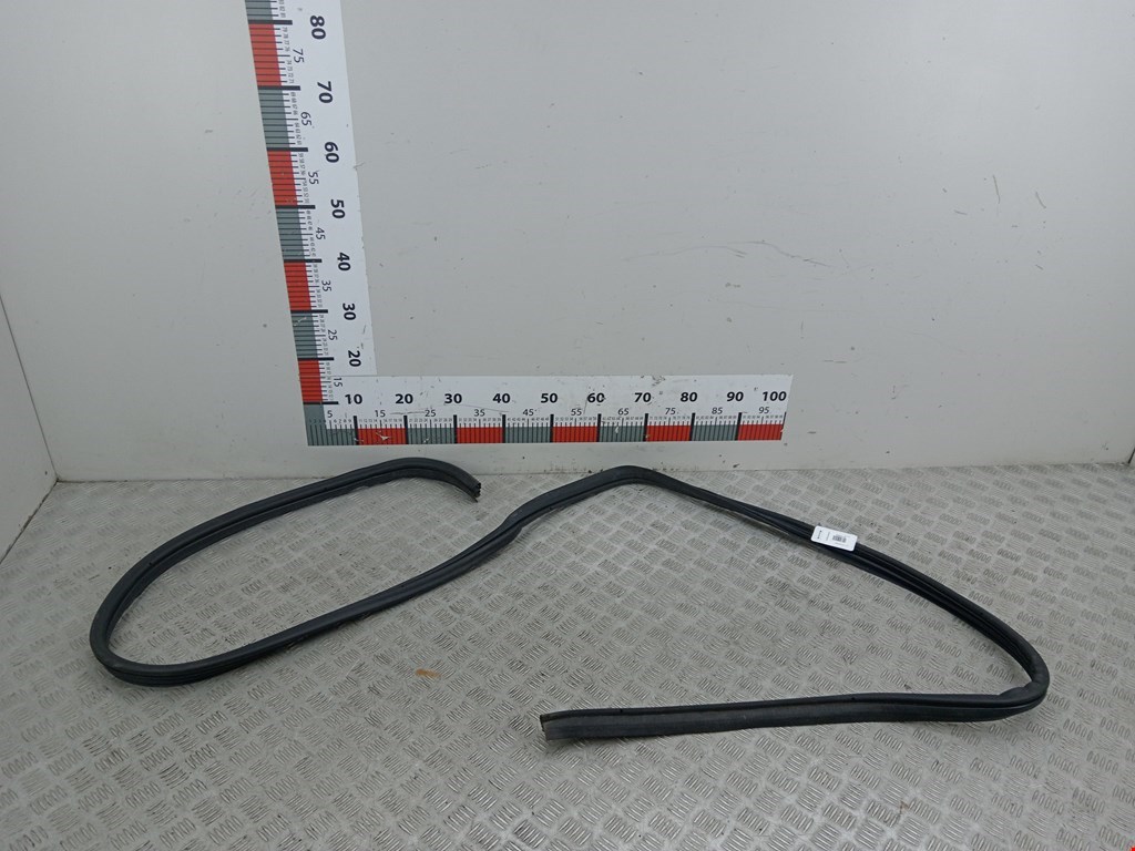 Уплотнитель двери CITROEN C8 2002-2014