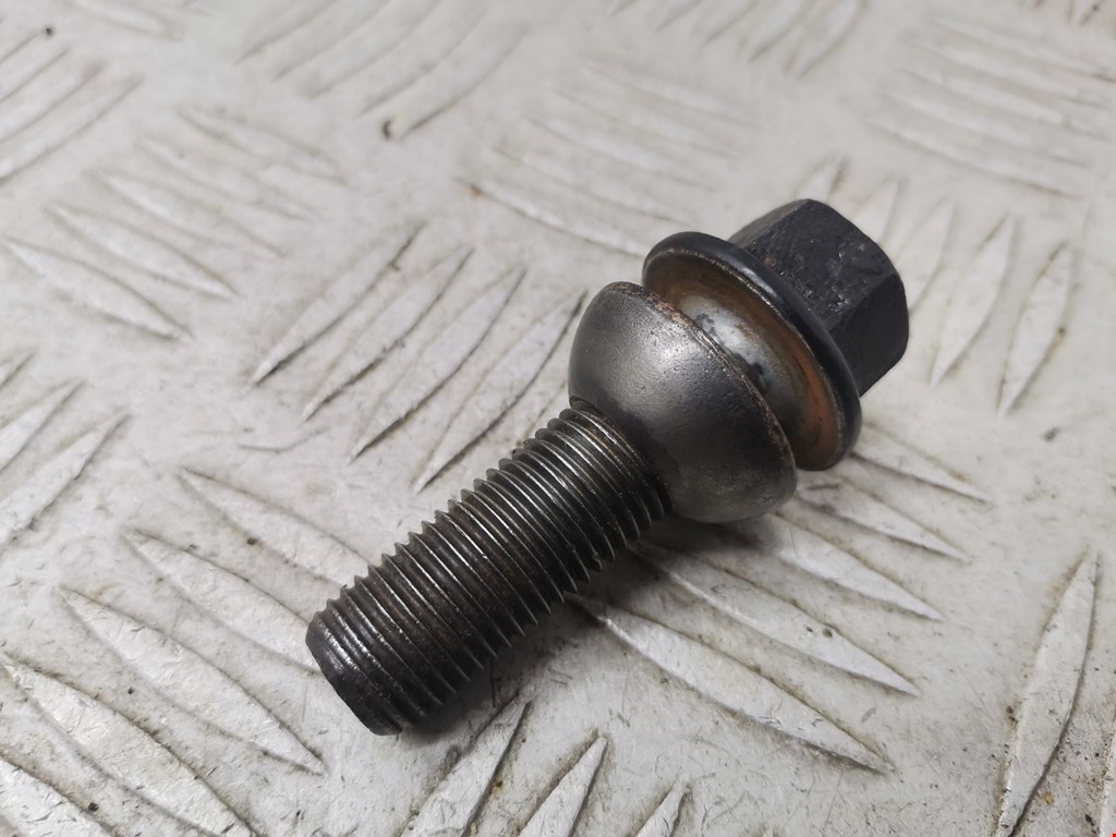 Болт колесный Volkswagen Touareg 2 (2010-2018)