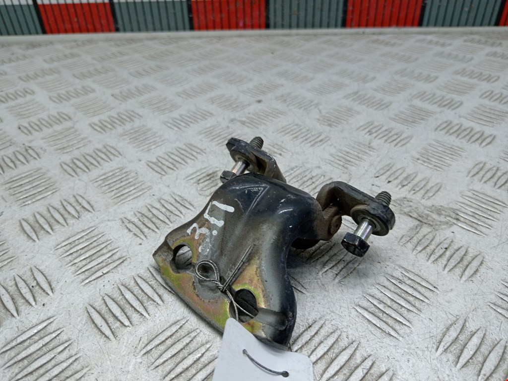 Петля двери задней правой Mitsubishi Space_Star 1 (1998-2005)