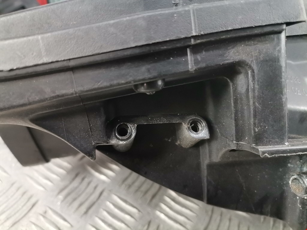 Корпус воздушного фильтра MERCEDES-BENZ CLC-Class CL203 2008-2011