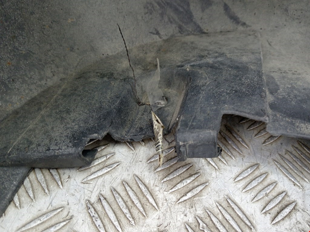 Локер (подкрылок) задний правый BMW 5er 5 серия E39 1995-2004