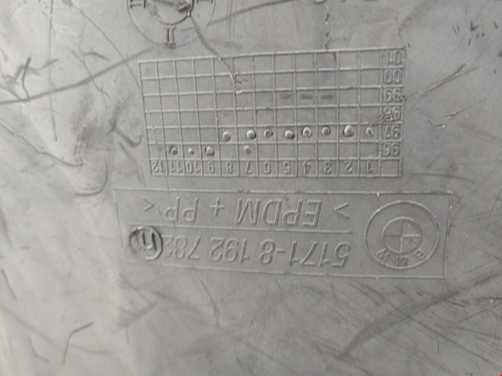 Локер (подкрылок) задний правый BMW 5er 5 серия E39 1995-2004