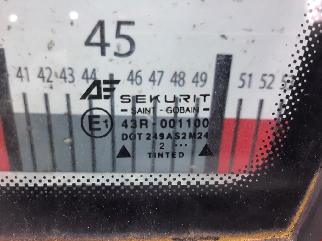 Стекло кузовное глухое левое SEAT Alhambra 1996-2010