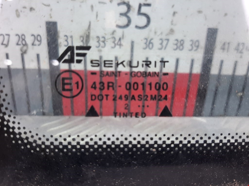 Стекло кузовное глухое правое SEAT Alhambra 1996-2010