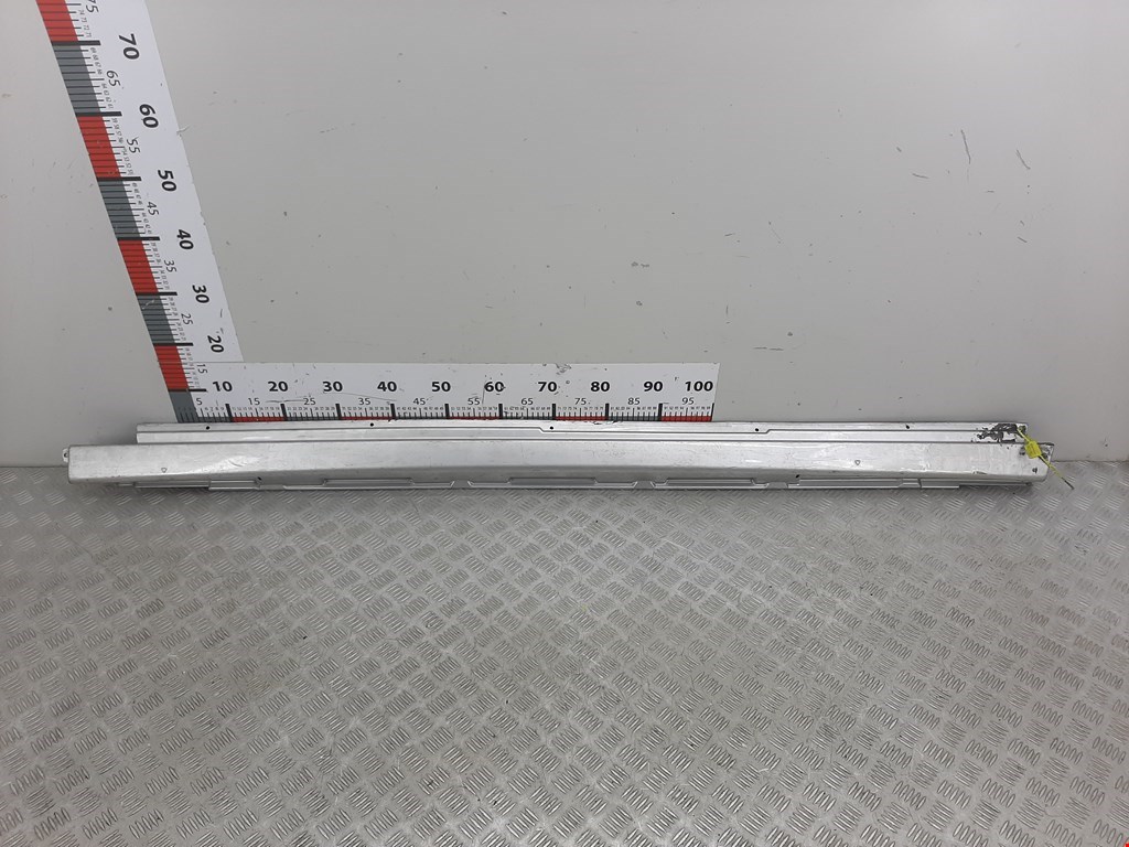 Накладка декоративная на порог левая Lada Priora (2007-2018)