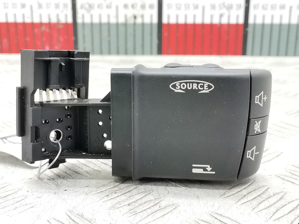 Переключатель подрулевой управления магнитолой RENAULT Megane II 2002-2009