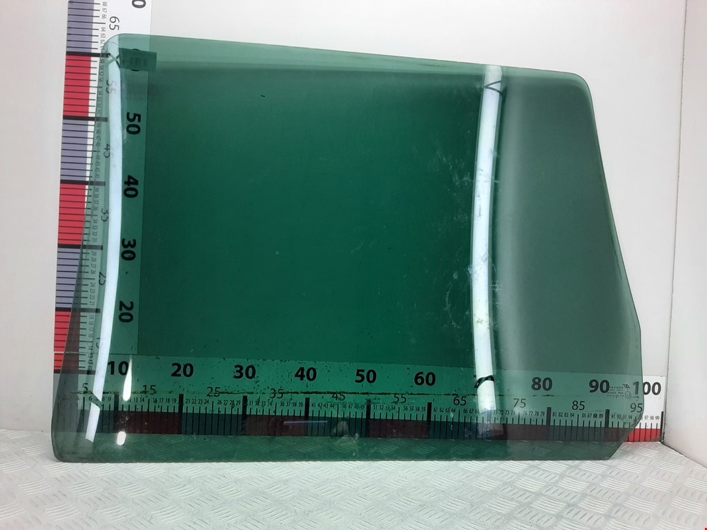 Стекло двери заднее правое SEAT Alhambra 1996-2010