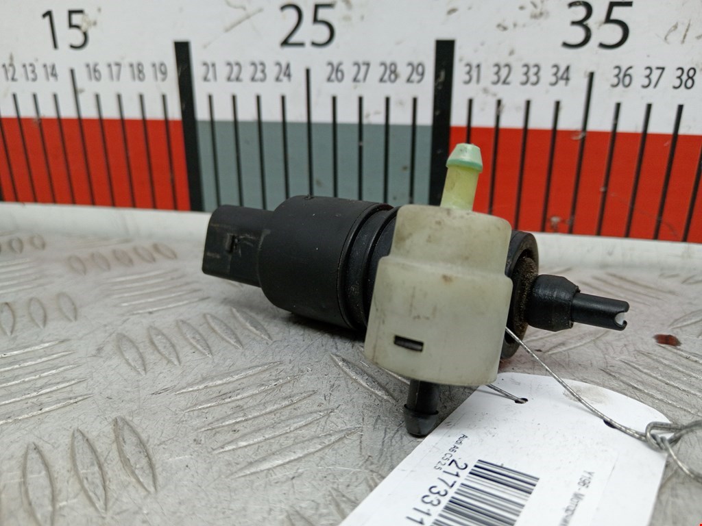 Насос (моторчик) омывателя Audi A6 C5 (1997-2005)