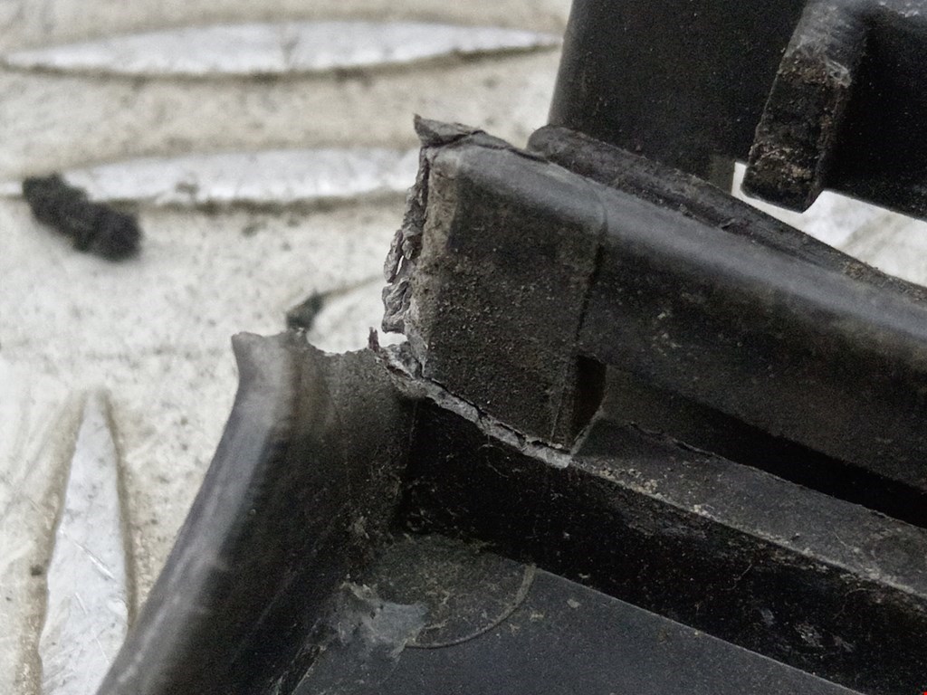 Кронштейн заднего бампера левый правый OPEL Omega B 1994-2004