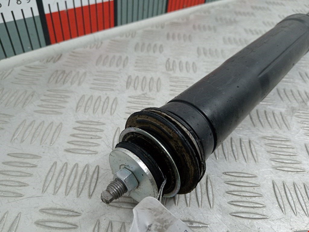 Амортизатор задний левый=правый TOYOTA Aygo AB10 2005-2014