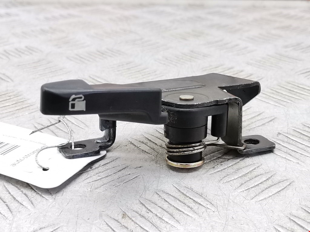 Ручка открывания лючка бензобака MITSUBISHI Space Star 1999-2006