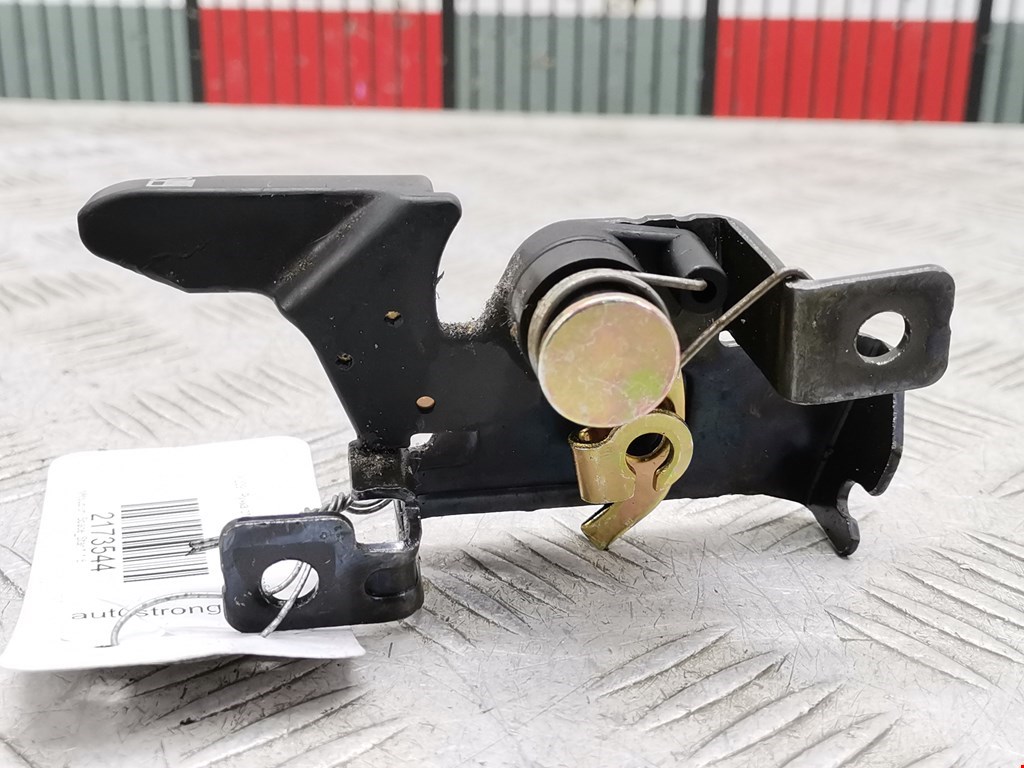 Ручка открывания лючка бензобака MITSUBISHI Space Star 1999-2006