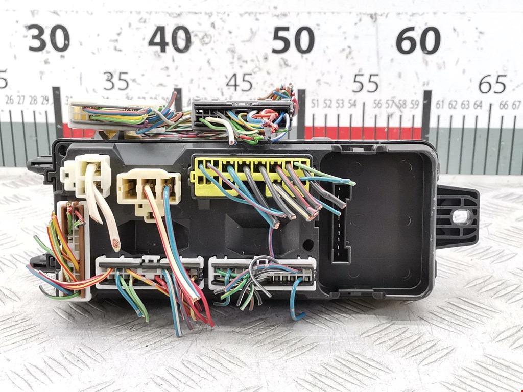 Блок реле MITSUBISHI Space Star 1999-2006